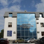 Здание клиники ы Усть-Каменогорске