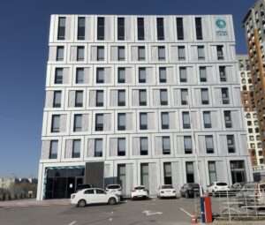 Здание клиники в Караганде